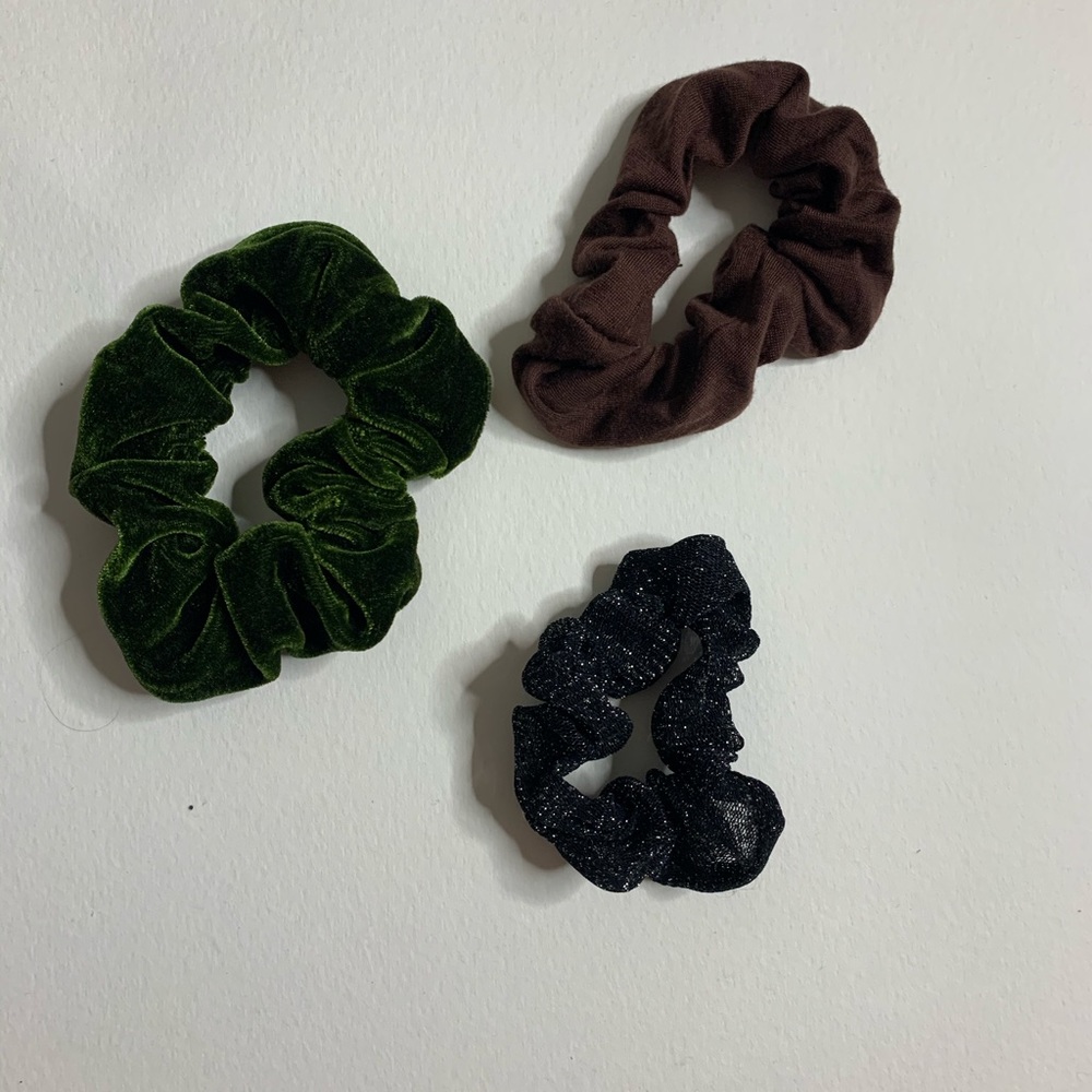 Dark Color Scrunchie Set - Picture 4 of 4